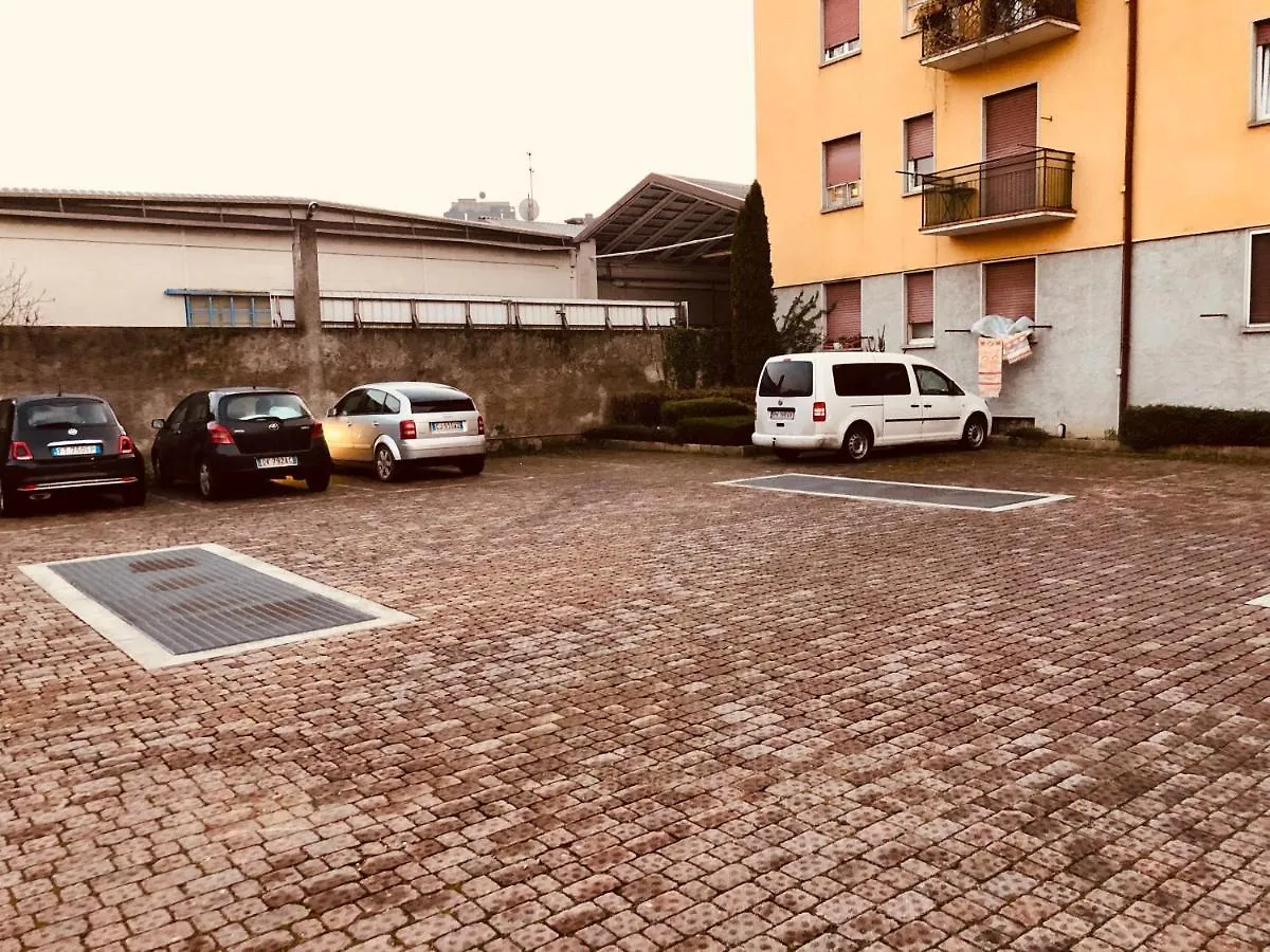 Bergamo Easy Airport Sleep&Fly Parking Apartment Italy