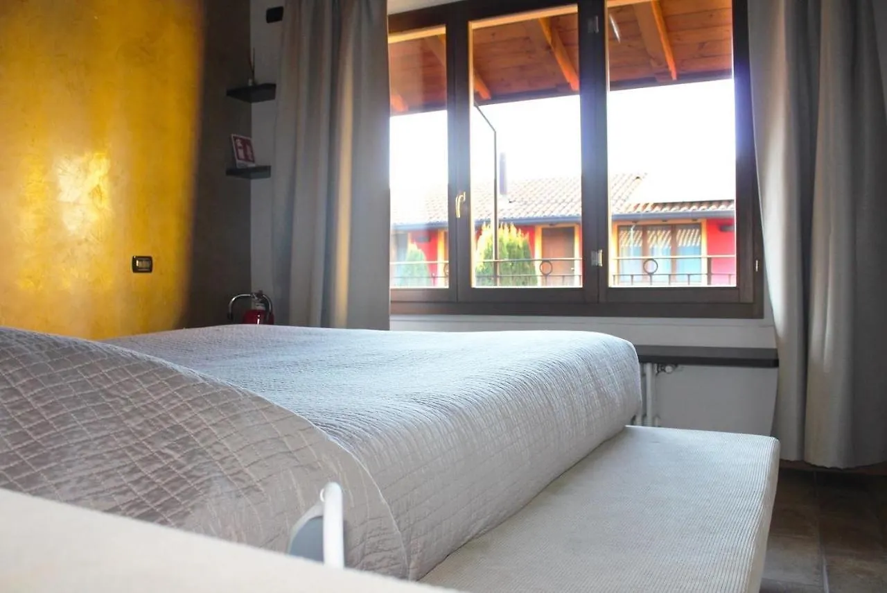 Bergamo Easy Airport Sleep&Fly Parking Apartment Italy