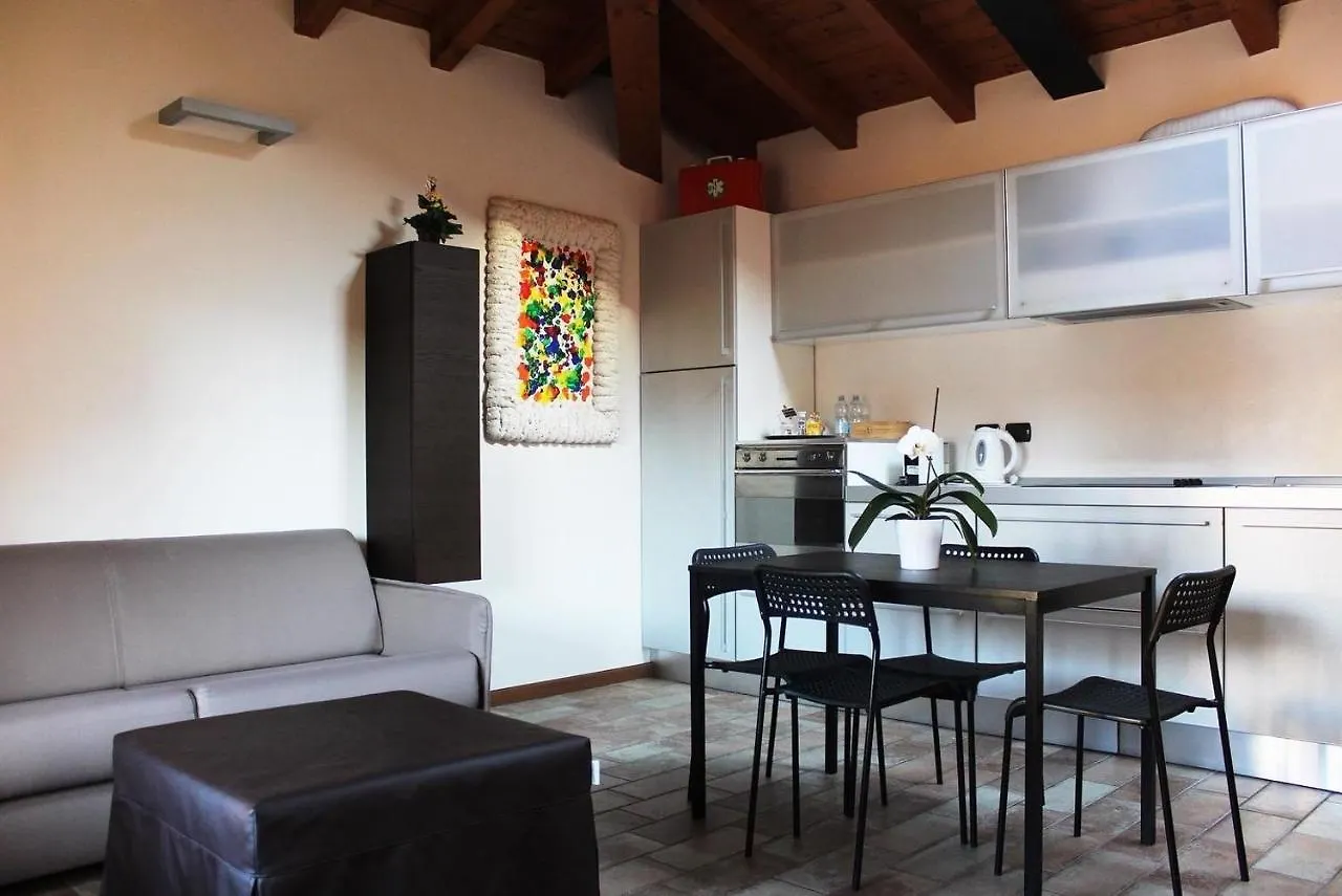 Bergamo Easy Airport Sleep&Fly Parking Apartment